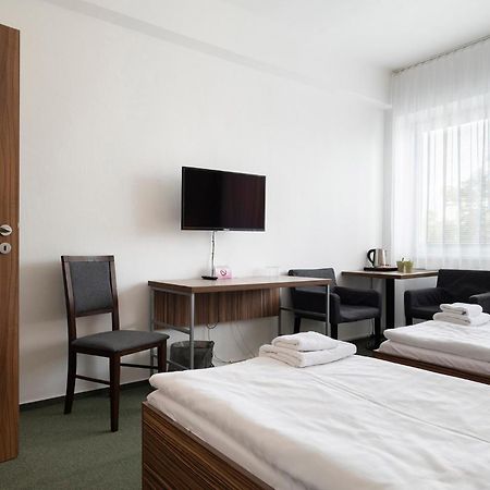 Hotel Veronika اوسترافا المظهر الخارجي الصورة
