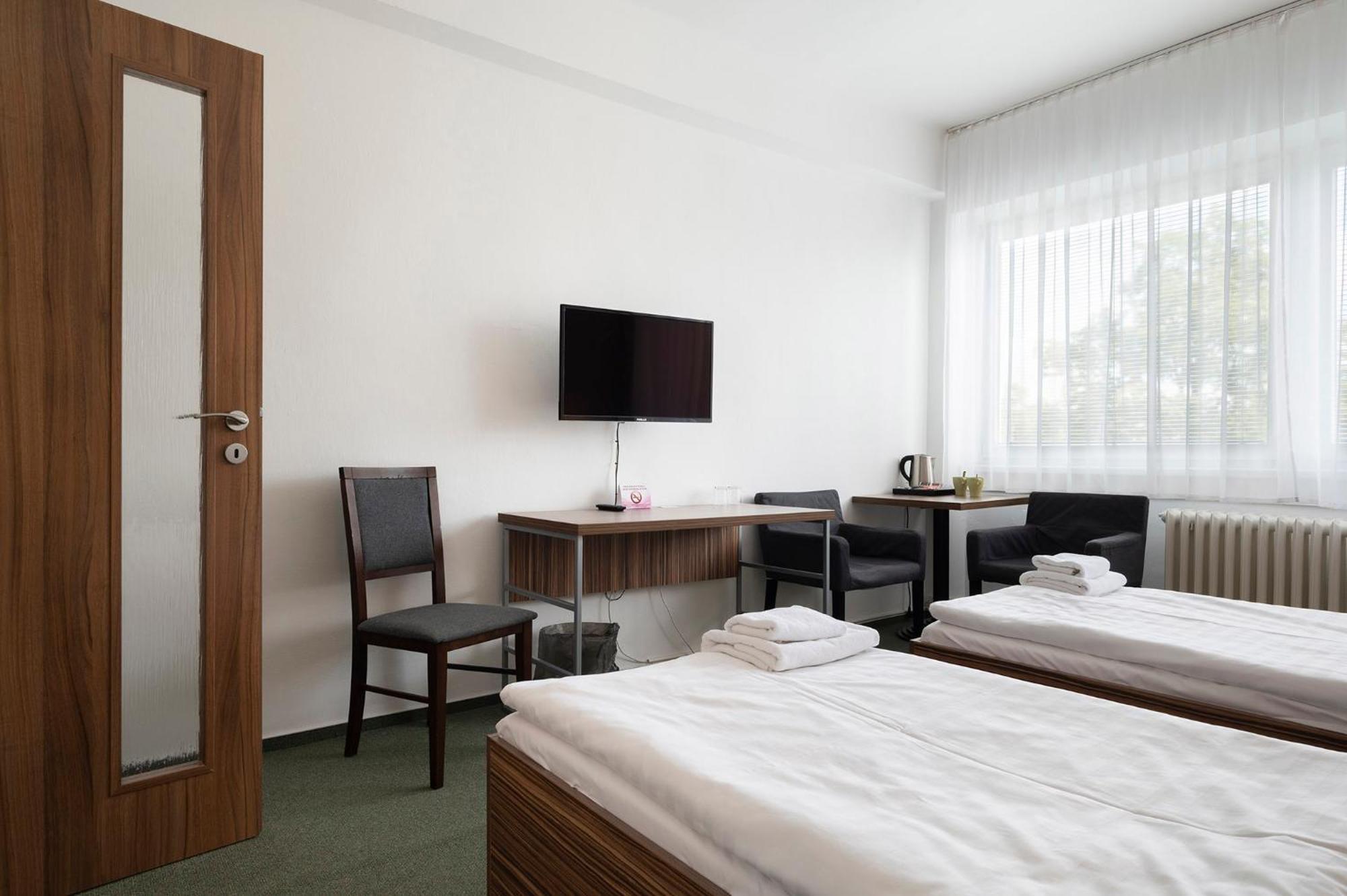 Hotel Veronika اوسترافا المظهر الخارجي الصورة