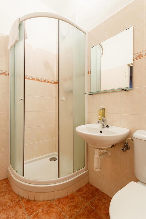 Hotel Veronika اوسترافا المظهر الخارجي الصورة