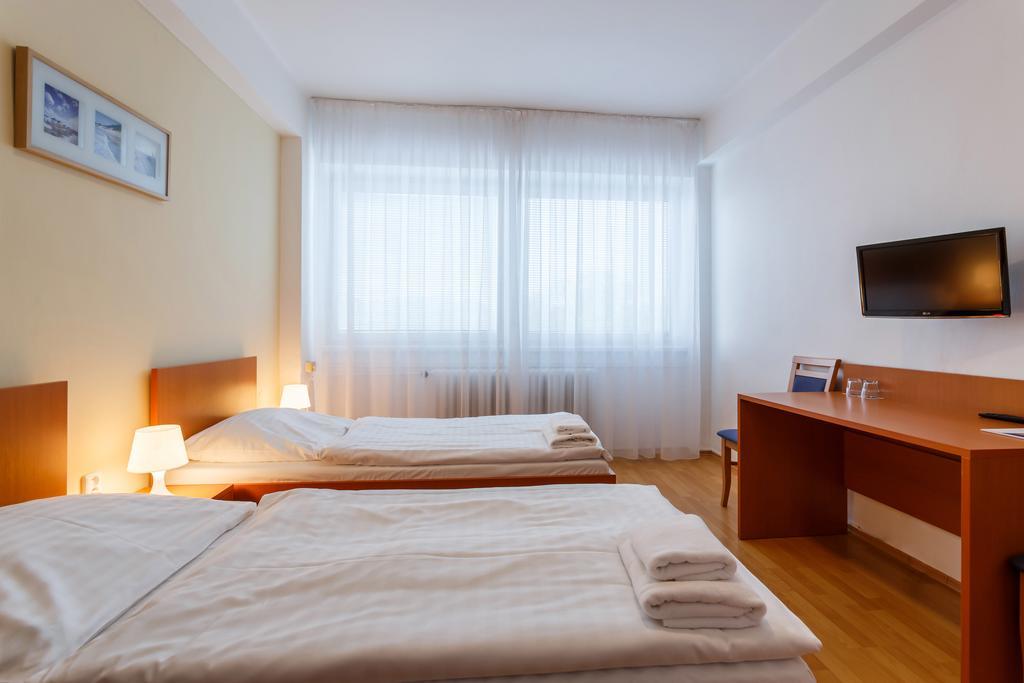 Hotel Veronika اوسترافا المظهر الخارجي الصورة