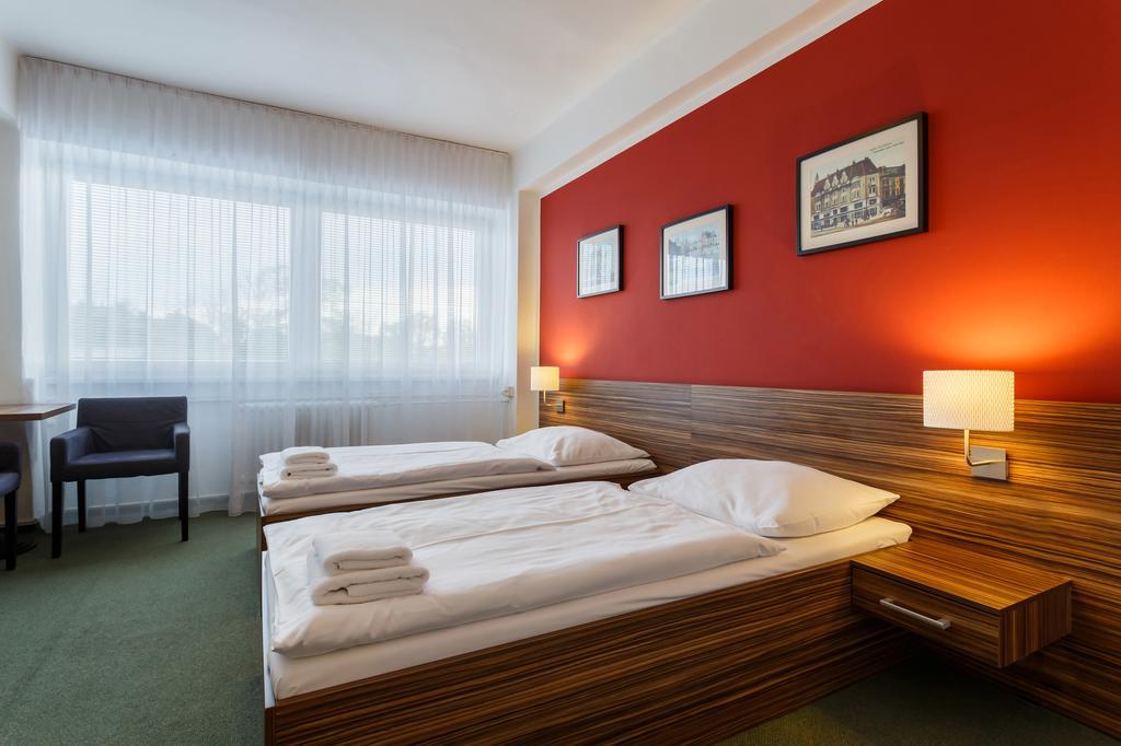 Hotel Veronika اوسترافا المظهر الخارجي الصورة