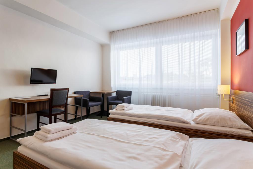 Hotel Veronika اوسترافا المظهر الخارجي الصورة