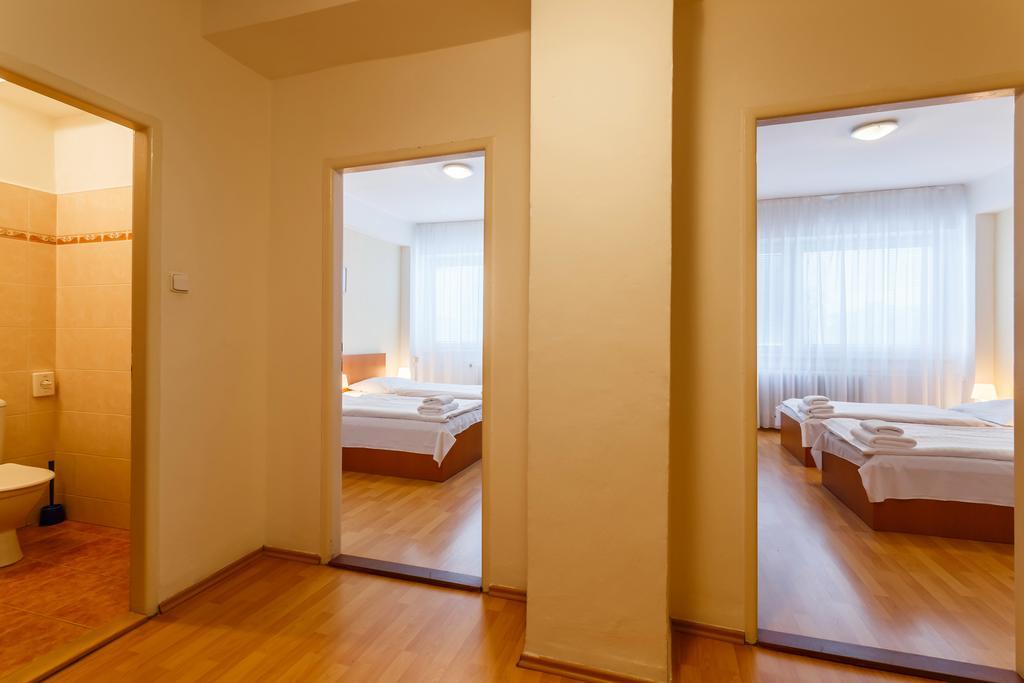 Hotel Veronika اوسترافا المظهر الخارجي الصورة