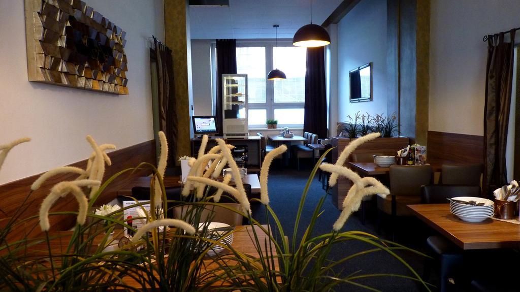 Hotel Veronika اوسترافا المظهر الخارجي الصورة